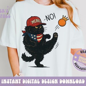 アメリカに王はいない PNG昇華、オレンジ色を蹴る黒猫、トランプ反対派の猫、反トランプTシャツPNG、反ファシズム、民主主義支持デザイン
