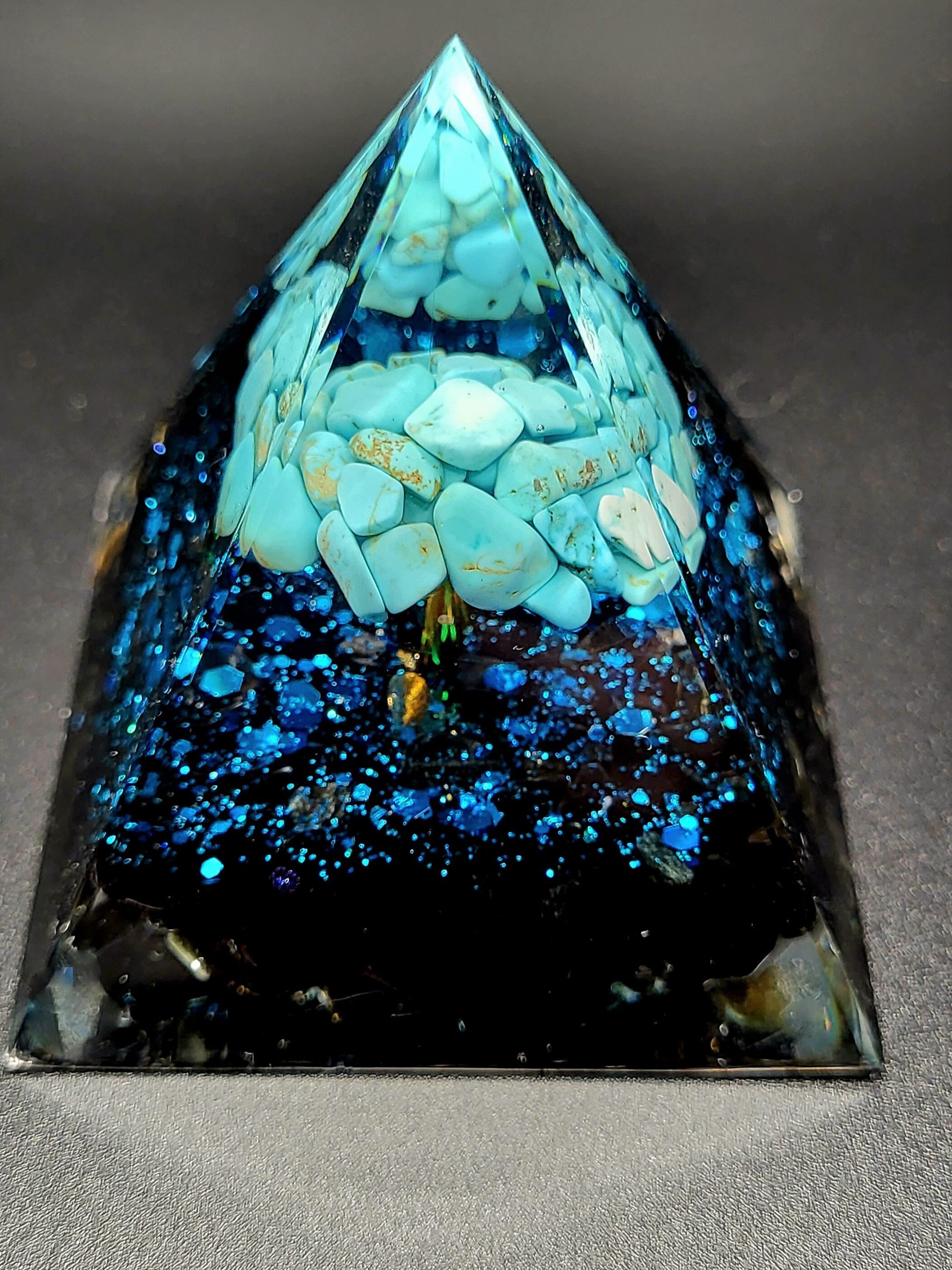 New Turquoise Tree of Life with Blue Sandstone Gemstones Orgone Pyramid 6 CM, Reiki, Yoga, Meditation, Healing, Decoration