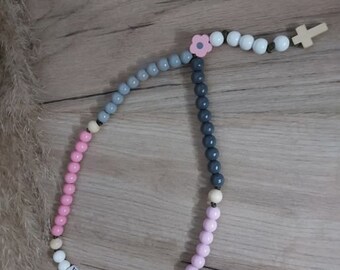Rosario personalizado para niño o niña que recibe la Primera Comunión, con nombre. Cuentas de oración.