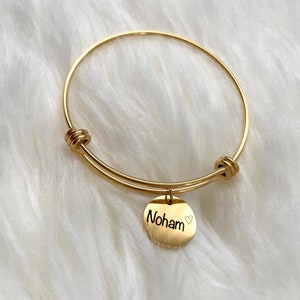 Personalized bracelet with engravable stainless steel medals image 1