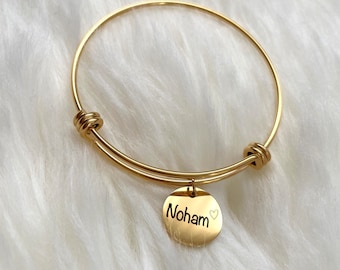 Personalized bracelet with engravable stainless steel medals