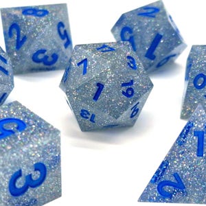 Glitter Dice Set DND Resin Sharp Edge Dice Set D&D Dice Set for Dungeons and Dragons 7pcs holo Polyhedral Dice Set D20 D6 D12 D8 D10 D4