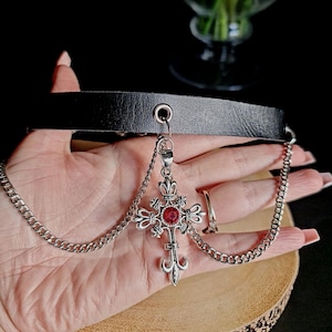 Gothic Choker Kreuz mit Ketten Vegan Leder Choker Halskette Dunkler Vampir Schmuck Cross Choker Alternative Goth Geschenk für Sie Panzerkette