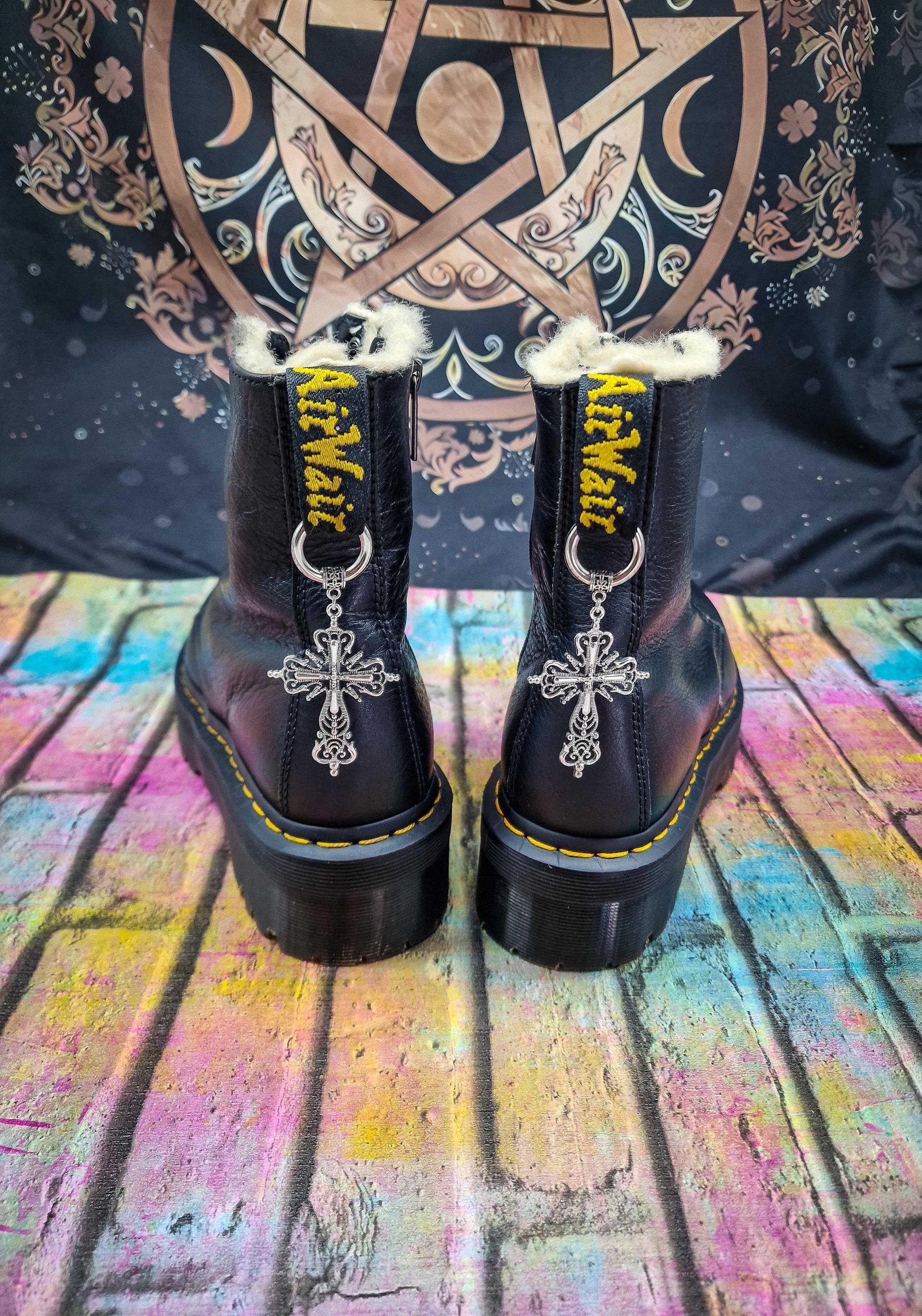 Dijes de acero inoxidable para botas de Dr. Martens crucifijo gotico dijes para zapatos dijes de crucifijo plateado dijes para llavero accesorio para bolso Etsy Espana