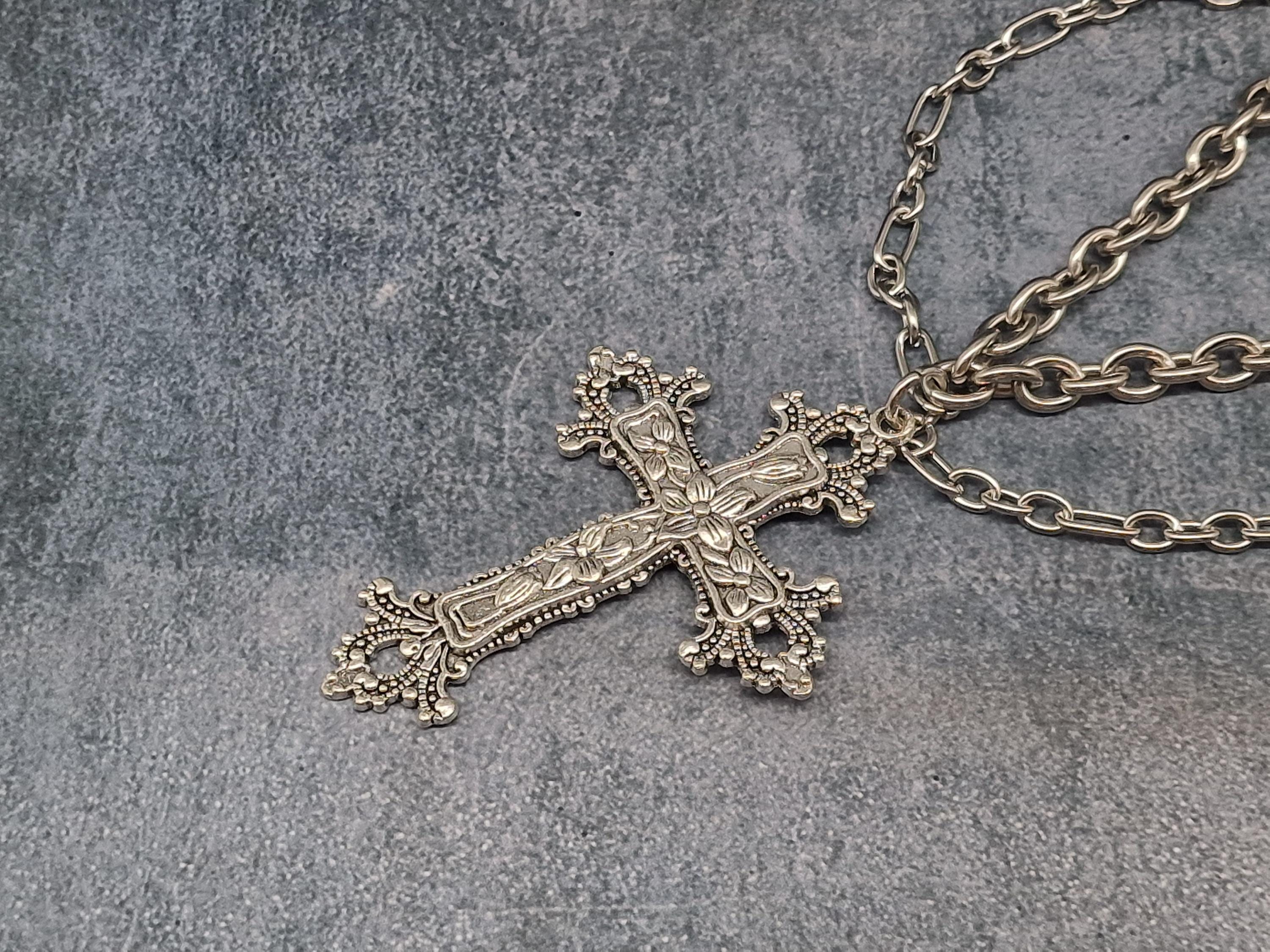 Midnight Confession - Gothic Vampire Cross Necklace - Chunky Chain