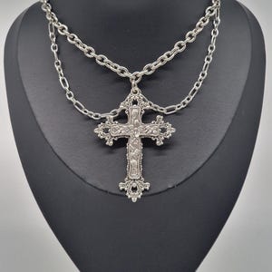 Midnight Confession - Gothic Vampire Cross Necklace - Chunky Chain Choker - Dark Aesthetic Alt Jewelry - Cathedral Inspired