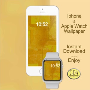 Op de afbeelding: Een witte iPhone en Apple Watch met een gele abstracte achtergrond. De tijd is 10:52 op beide apparaten. De tekst "Iphone & Apple Watch Wallpaper" wordt boven de apparaten weergegeven. De tekst "Instant Download" wordt onder de apparaten weergegeven. De tekst "~~~ Enjoy" wordt onder de tekst "Instant Download" weergegeven. De tekst "GDA" wordt in een cirkel onder de tekst "Enjoy" weergegeven. De tekst "GUSTIS DIGITAL ART" wordt onder de tekst "GDA" weergegeven.