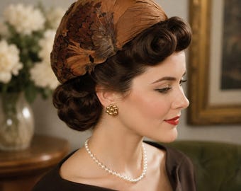 Vintage fascinatorhoed uit de jaren 50 met bruine veren, mid-century kerkhoed, chignonhoed met fazantenveren, cocktailhoed voor bruiloften en andere gelegenheden.