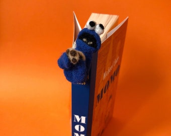 Cute bookmark, needle felted cute woolen miniature, funny gift idea, book lovers sweet figurine, birthday gift, gift for her, Teacher gift