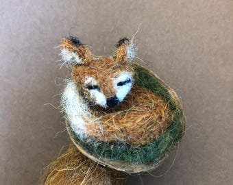 Cute Little Fox Sleeping in Walnut Shell Brooch, Fox Tail Detail, Wool Felt Organic Accessory, Gift, Unique, Miniature, Birthday Gift