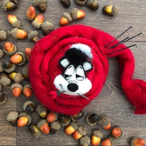 Handmade Wool Felt Character Brooch, Birthday Gift, Gift, Unique, Funny, Cartoon Character, Skunk