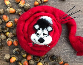 Handmade Wool Felt Character Brooch, Birthday Gift, Gift, Unique, Funny, Cartoon Character, Skunk