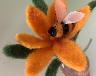 Crocus Flower Wool Felt Brooch, Birthday Gift, New Year Gift, Christmas Gift, Unique Gift