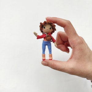 Miniature Amigurumi Palmela // Knitting, Crochet, Amigurumi Doll, Handmade Toys, Mini Amigurumi, Minimalist,Miniature,Palmela