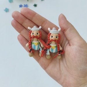 Amigurumi Obelix in miniatura // Asterix e Obelix, Gandalf, bambola all'uncinetto, bambola Amigurumi, bambola fatta a mano, Mini Amigurumi, cartone animato Amigurumi