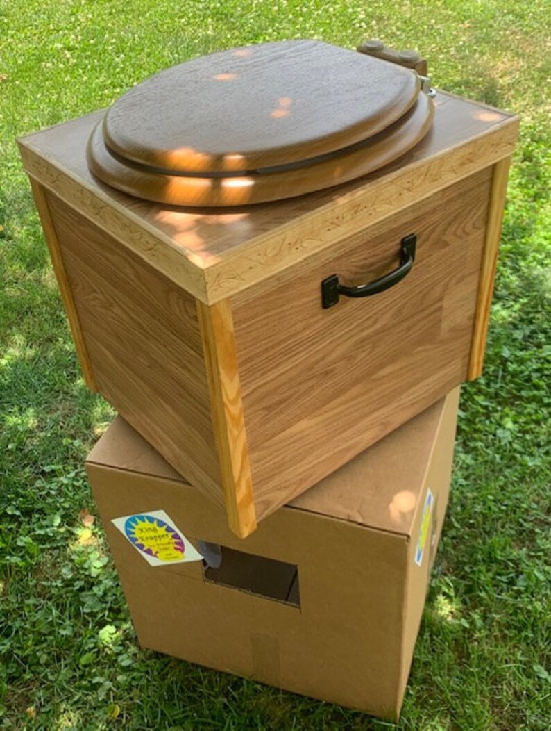 King Krapper Eco Friendly Urine Diverting Composting Toilet in Honey