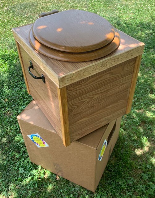King Krapper Eco Friendly Urine Diverting Composting Toilet in Honey