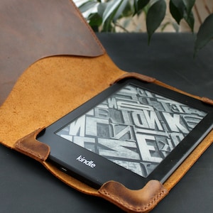 Kindle Paperwhite 2024 leather case signature edition 6.8 Personalized Rust brown Kindle cover Ereader case Ebook cover