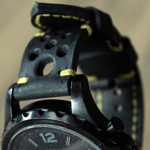 Custom colors Real Leather Watch Strap Black yellow Men&#39;s Watch band 22mm 24mm 26mm Custom size Rally perforated Strap