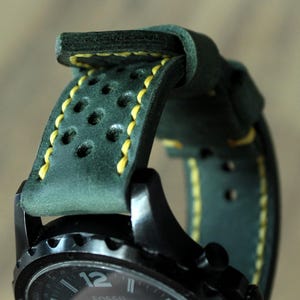 Customizable genuine leather solid thick soft green yellow different colors 20mm 22mm 24mm 26mm handmade Rally perforated watch strap band