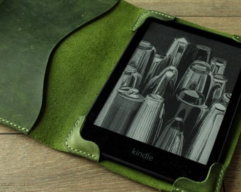 Kindle Paperwhite 2024 leather case signature edition 6.8 Personalized Emerald green Kindle cover Ereader case Ebook cover