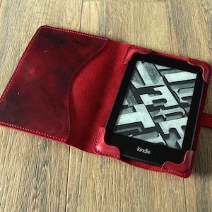 Genuine leather Kindle Paperwhite 11th 12th gen 2024 case signature edition distressed customizable cover Handmade book holder red ruby