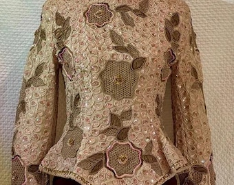 Top vintage de James Benjamin con cuentas y bordados. Para la madre de la novia.