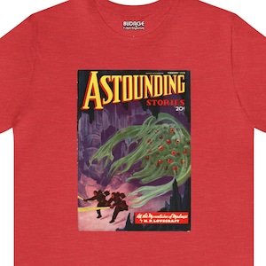 H.P. Lovecraft - Astounding Tales - At the Mountains of Madness Cover Artwork Short Sleeve T-Shirt