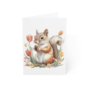 Tarjetas de felicitación de ardilla entre tulipanes, paquete de 10 o una tarjeta plegada con sobre, interior en blanco, set de regalo de papelería con postales de flores de acuarela