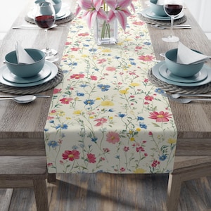 Field Floral Table Runner, Wildflower Table Decor, Cottagecore Kitchen, Botanical Dining, Housewarming Gift, Spring Decor, Floral Lover