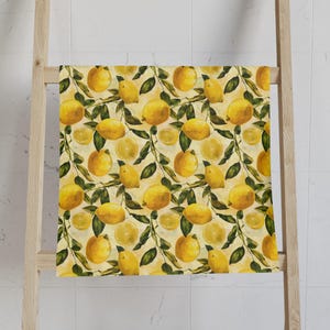 Lemon Hand Towel, Watercolor Citrus Fruit Towel, Kitchen Decor Towel, Housewarming Gift, Yellow Fruit Home Accent, Absorbent Towel