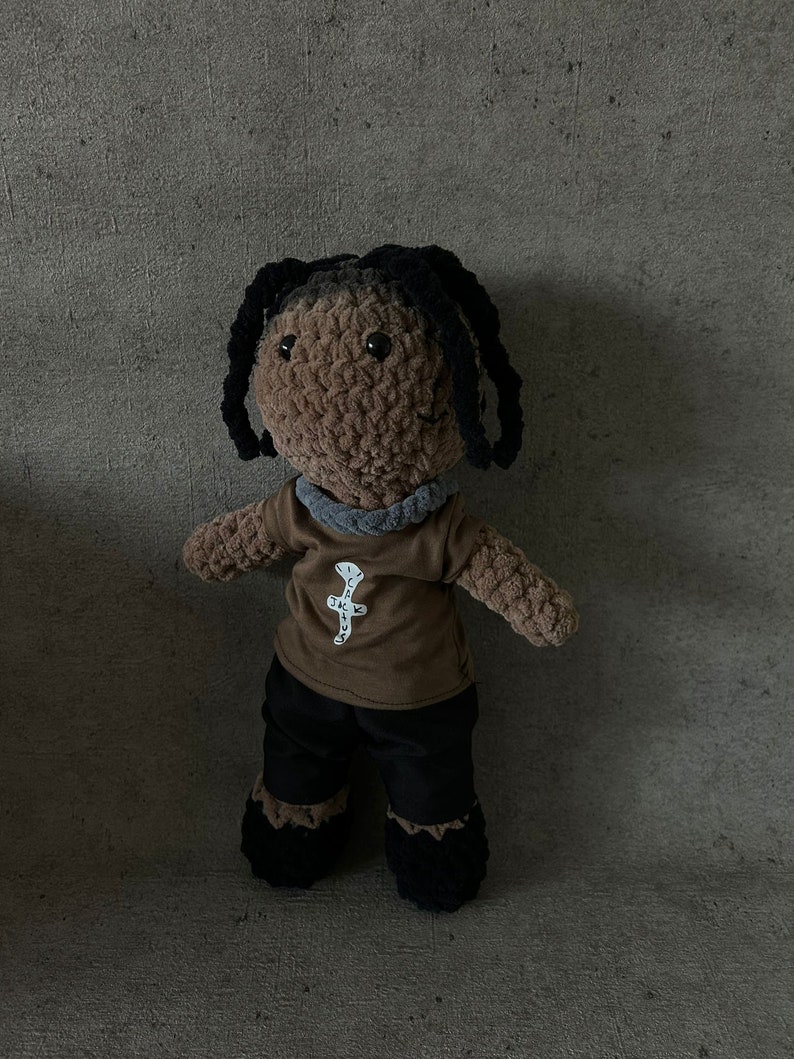 Crochet Travis S plushie image 3