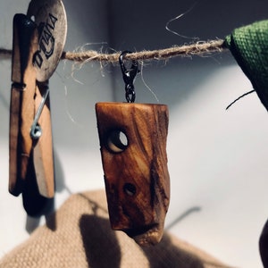 Rum hanger &quot;tooth hole&quot;