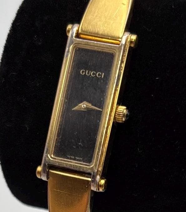 素晴らしいレディースヴィンテージ GUCCI 1500L バングルウォッチ