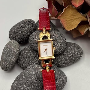 Rare Authentic Vintage 90s Gucci Gold-Plated Quartz Watch with Red Leather Strap – Interchangeable Straps Model *Ref 2