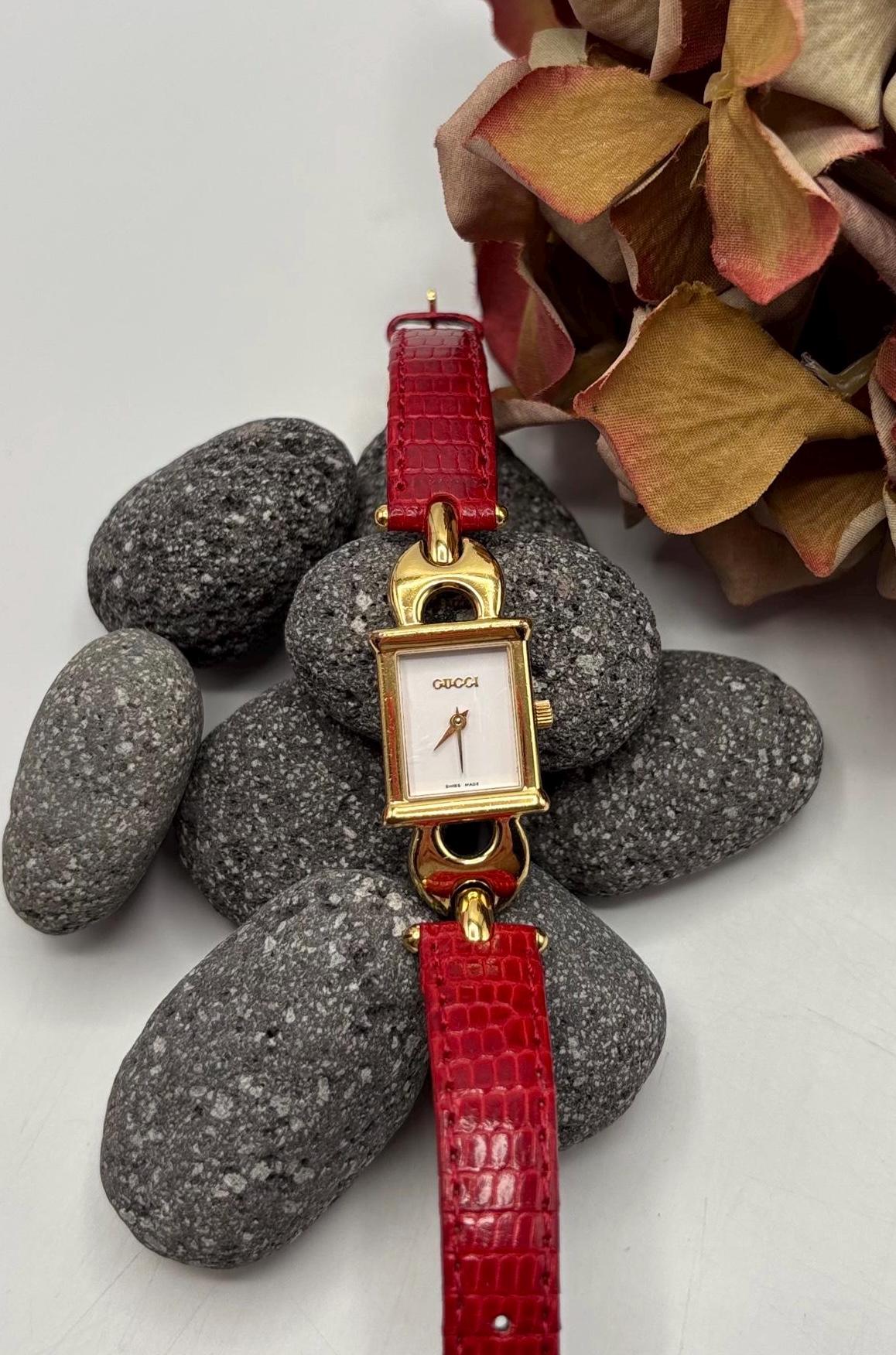 GUCCI　グッチ　1900L　ゴールド　クォーツ　レディース　腕時計 グッチ GUCCI｜クォーツ・1980年代製｜アンティークレディース