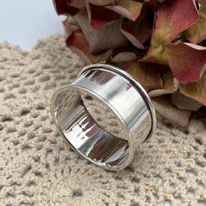 Vintage Hallmarked Sterling Silver Napkin Ring Classic Simple Design - Assayed Birmingham 1961 - Solid Silver - Raised Rims * Ref 89