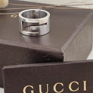 Authentic Vintage Gucci Sterling Silver Architectural Band Ring, Engine-Turned, Made in Italy, UK R US 8.5–9 *Ref 8