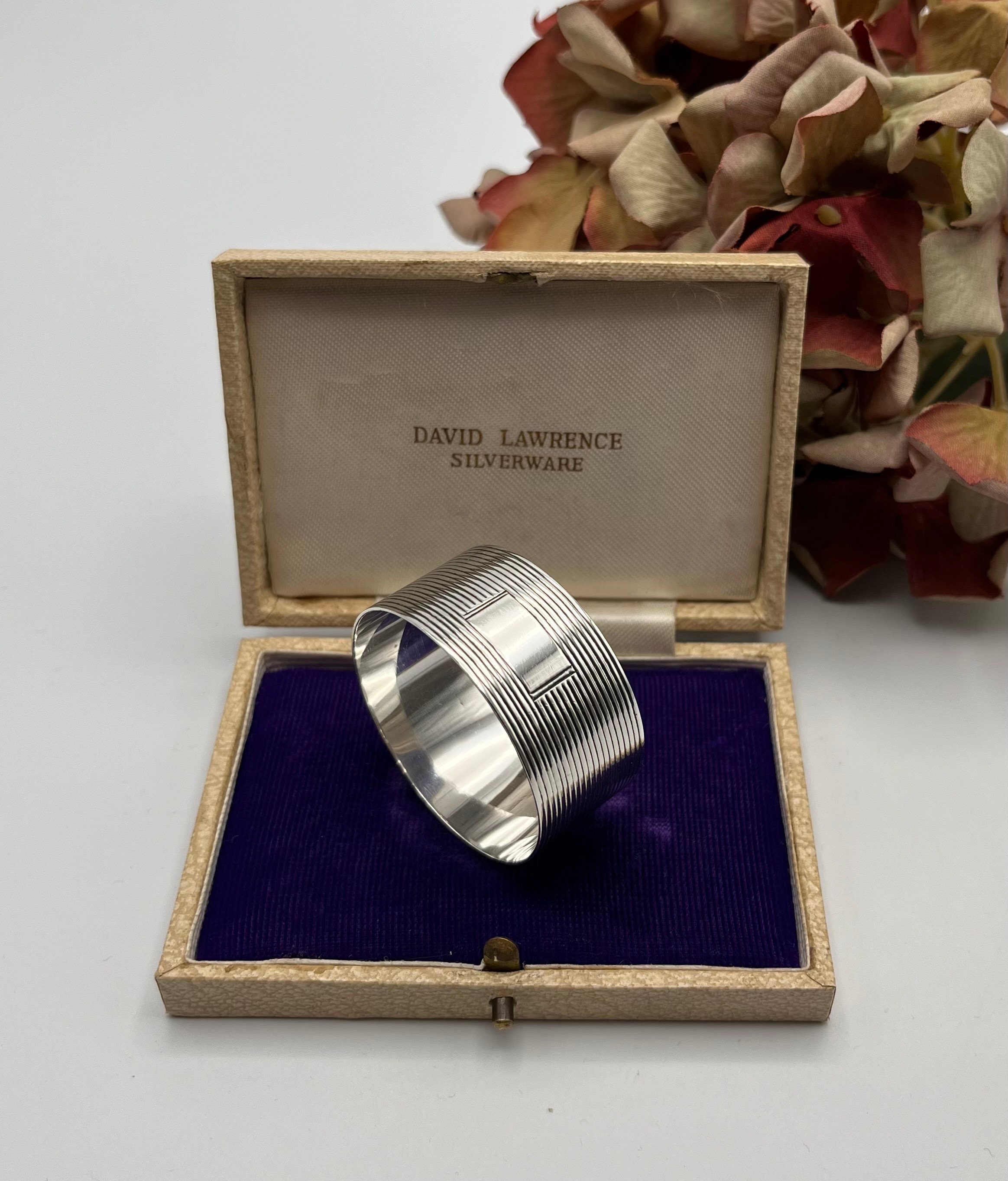 ヴィンテージ スターリングシルバー ナプキンリング：イギリス