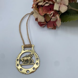 Vintage RESTAURIERTES Pferd Messing - Cottage Deor - Fertig zum Aufhängen 'Raging Bull' - Wandbehang - Ornamental / Plaque