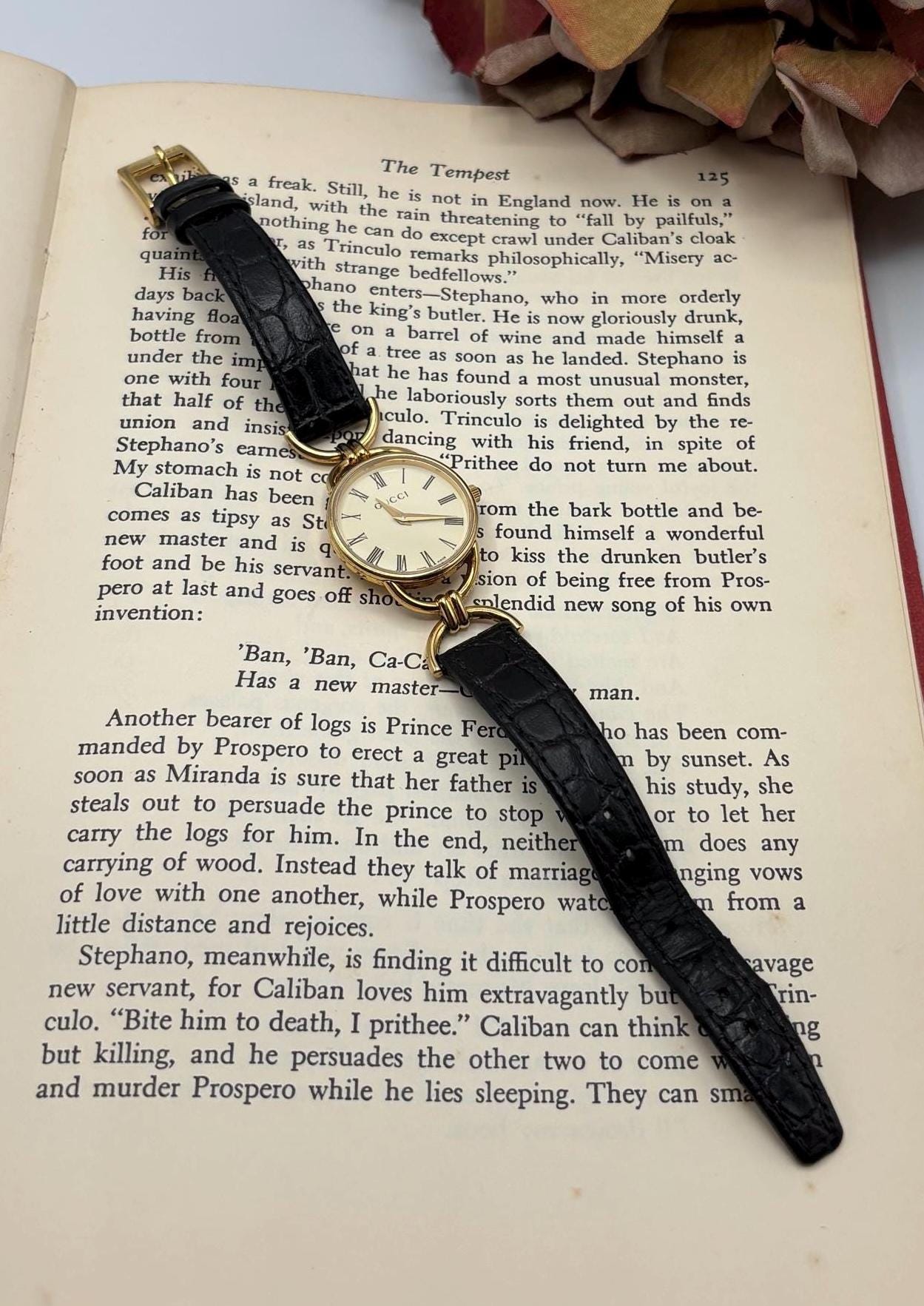 Vintage 1980s 1990s GUCCI 6000L Gold Plated Quartz Watch Black