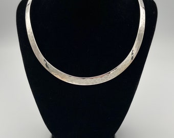 Vintage SOLID SILVER 'Collar Choker' y 'Tourque' Collar - Diseño de efecto martillado - Plata de ley 925 estampada - Ref 1