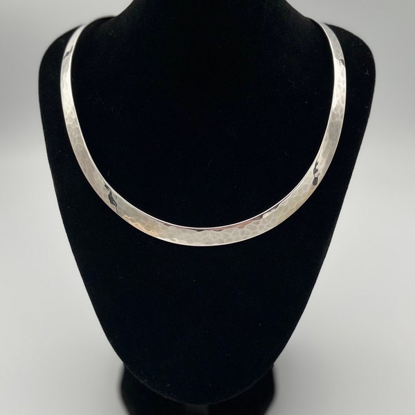 "Vintage SOLID SILVER ""Collar Choker"" und ""Tourque"" Halskette - Gehämmertes Effekt-Design - Sterling Silber 925 gestempelt - Ref 1."