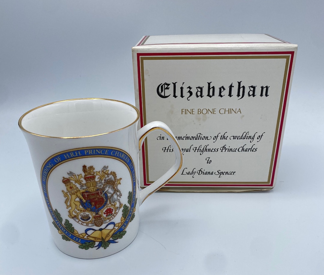Vintage ELIZABETHAN Fine Bone China Commemoration Mug of the Royal