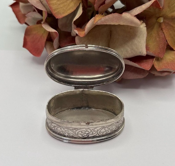 Vintage Silver-plated Oval Pill Box – Ornate Scrollwork & Ribbed