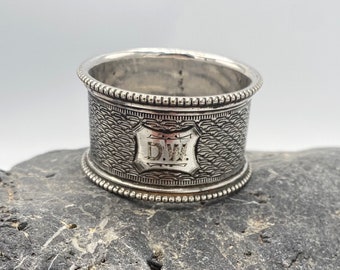 Vintage Silver Plated Napkin Ring: Geometric Engine Turned Design *Ref 61