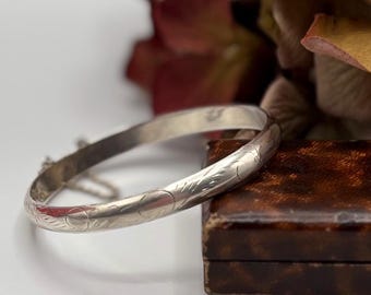 Vintage Sterling Silver Thin Floral Etched Hinged Bangle with Safety Chain * Ref 58