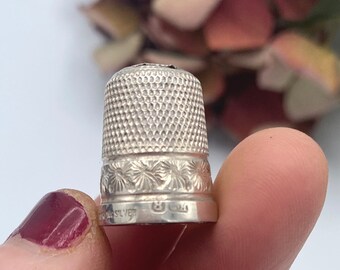 Vintage Sterling Silver Thimble: Flower Design, Size 8, Collectable