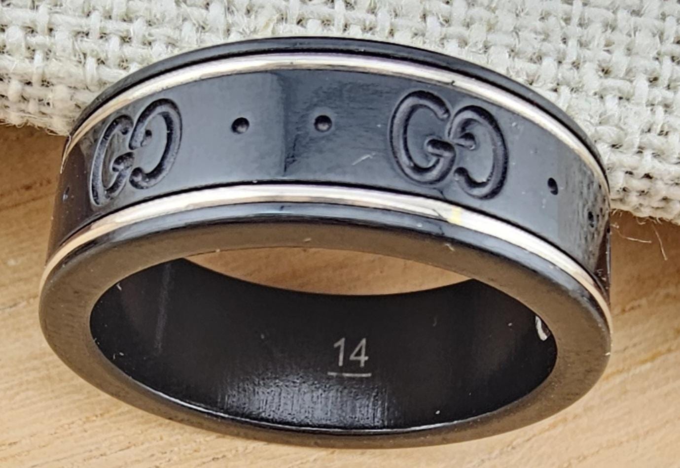 GUCCI ICONリング Au750 18kホワイトゴールド サイズ14 Gucci Gucci Icon Ring 18ct White Gold AU750 Black Band GG Ring