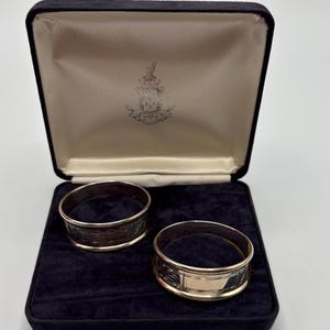 Beautiful PAIR Vintage Hallmarked Sterling Silver Napkin Rings – Assayed Birmingham 1988 – Original Box *Ref 97
